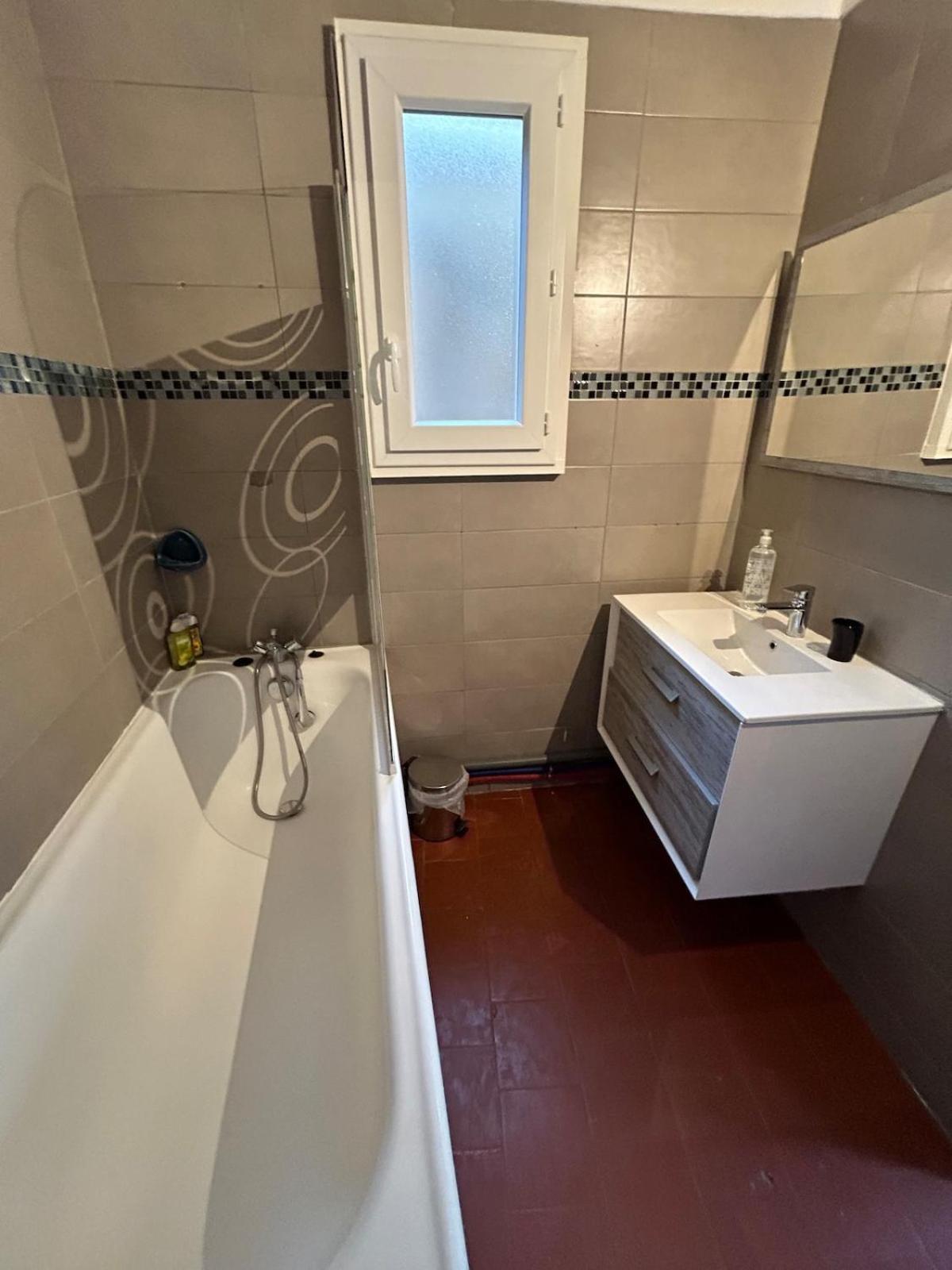 Grand Appartement De 100M2 -Allee Paul Riquet Beziers - 4Chambres - Wifi- Tv Connectee Экстерьер фото